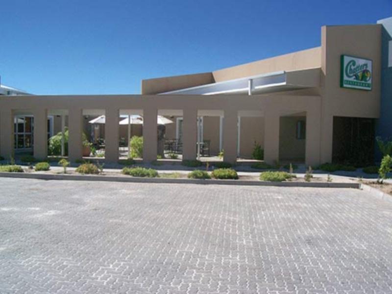 Protea Hotel By Marriott Ondangwa Exterior foto